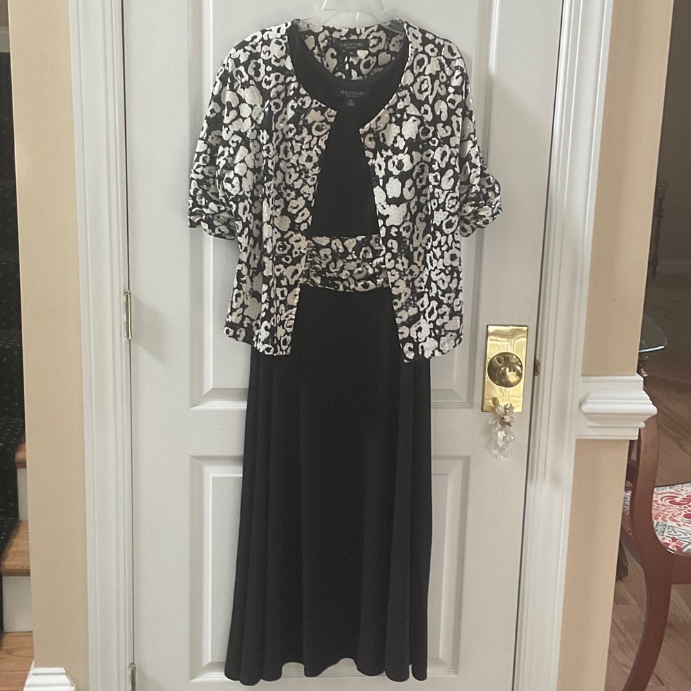 Elegant Black and White Women's Midi Dress